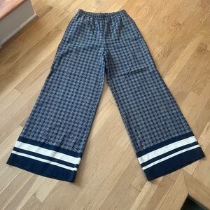 Evereve Navy and Cream Wide-Leg Pants worn once